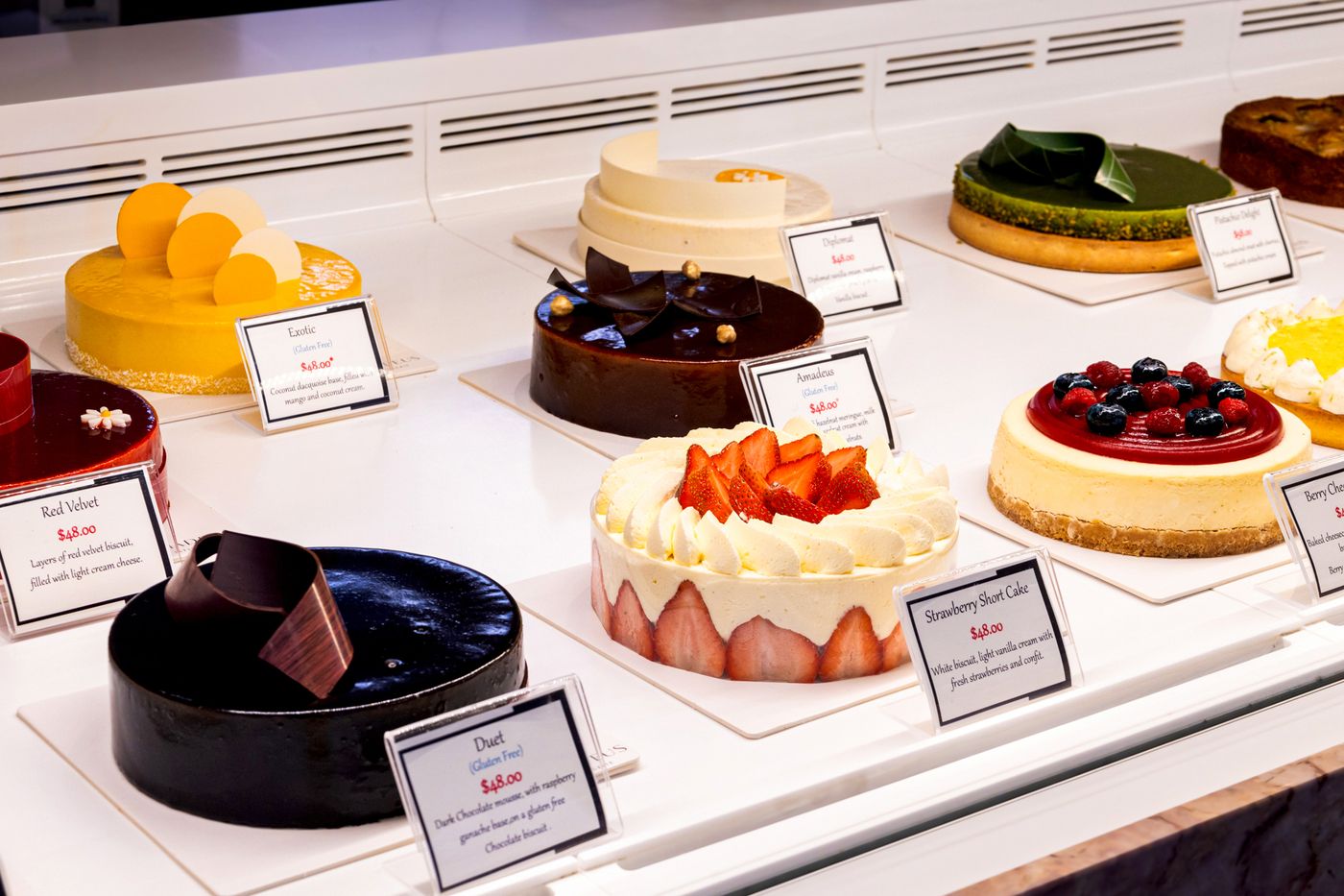 Amadeus Patisserie Yorkville