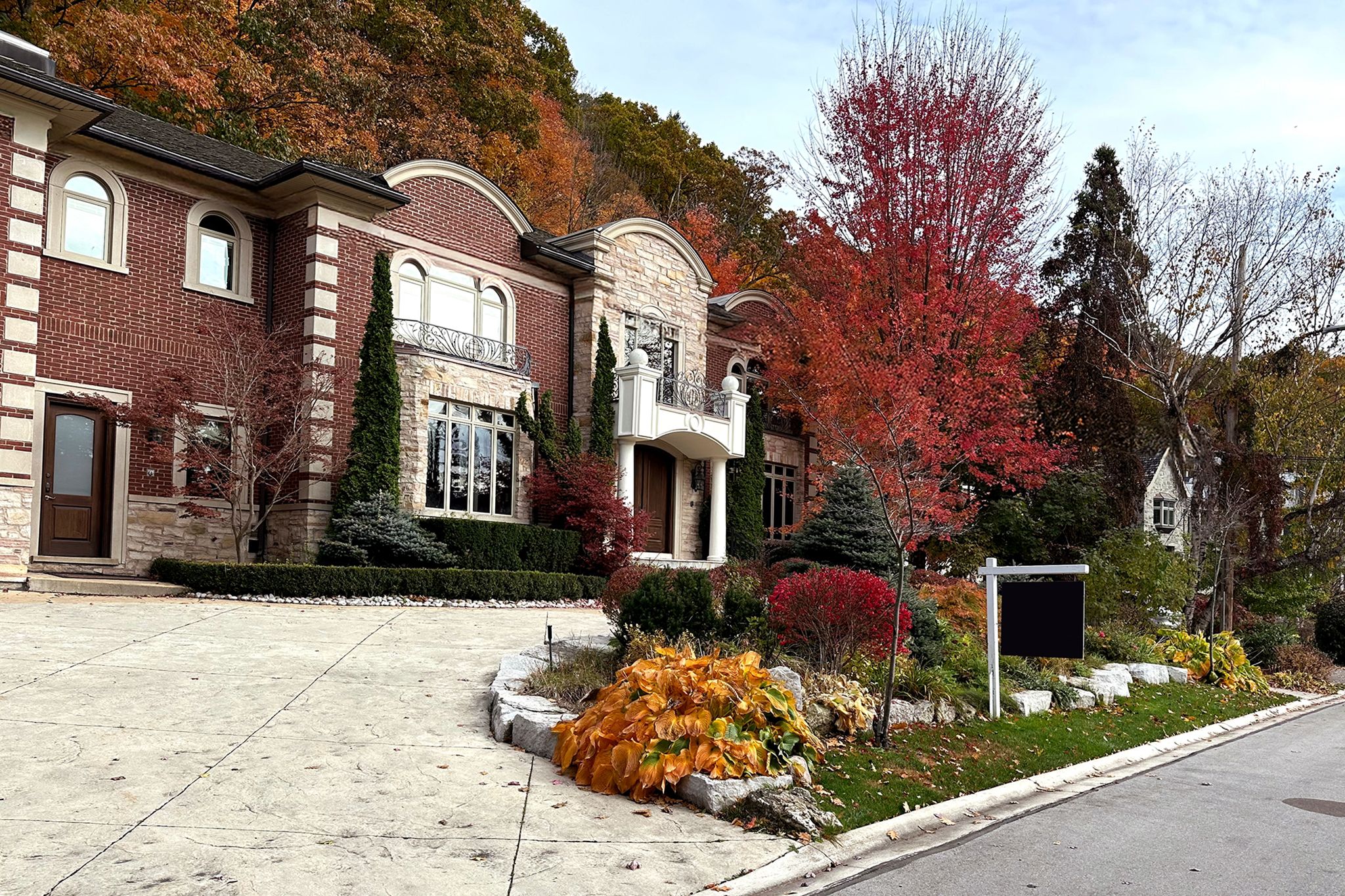 luxury homes toronto